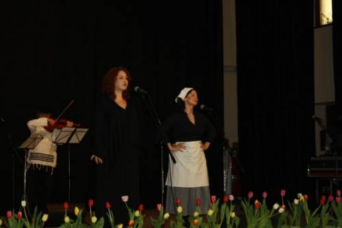 Anna Gajdamowicz oraz Urszula Anna Zdanowicz zaprezentowały piosenki z Dwudziestolecie Międzywojennego. 