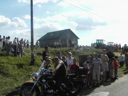 Na fot. największym zainteresowaniem dzieci cieszyli się harleyowcy z klubu motorowego z Łodzi