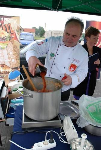 Paweł Antas kucharz i wiceprezes Polskiej Akademii Sztuki Kulinarnej serwował kuchnię meksykańską. 
