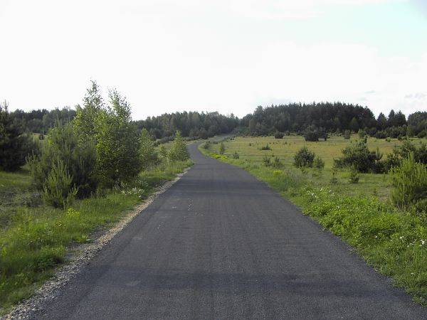 Nowa utwardzona droga łącząca Żarki - Jaroszów