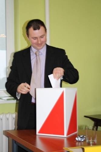 Andrzej Jakóbczak został zgłoszony jako jeden z dwóch kandydatów do stanowiska przewodniczącego Rady Miejskiej w Żarkach. 