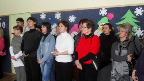 Przedszkolaki, rodzice, samorządowcy wzięli udział w symbolicznym przekazaniu do użytku budynku użyteczności publicznej w Kotowicach po gruntownym remoncie.