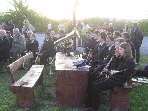 Orkiestra dęta OSP wystąpiła koncertem po mszy świętej.