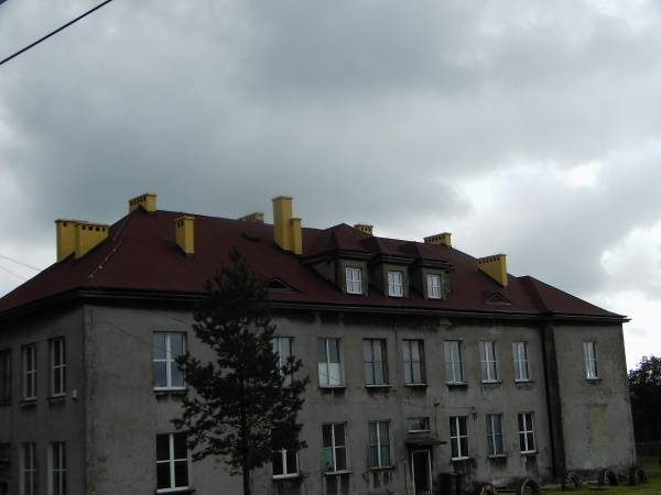 : Nowy dach w budynku Szkoły Podstawowej w Zawadzie ...