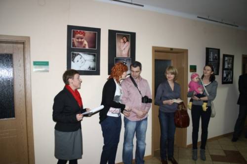 Od prawej na zdjęciu fundatorzy nagród: Mariola Pasikowska, Nina Woźniak- Czubaj oraz Przemek. Losko wraz z W. Wożniak i Katarzyną Kulińską-Pluta.